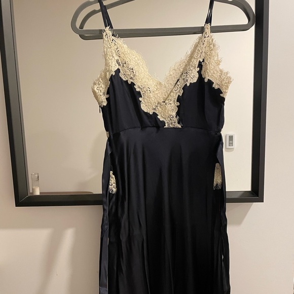 Doen Obelia Lace-Trimmed Silk Satin Dress - Picture 3 of 6